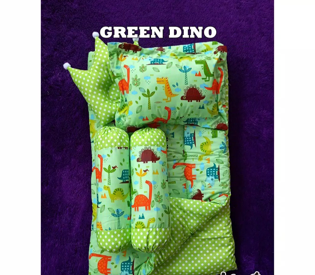set bedcover bayi(bantal peyang+guling+bantal kotak+selimut(bisa jadi alas))